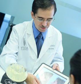 Rhinoplasty surgeon Dr. Fuentes in Tijuana